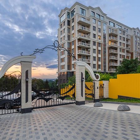 Luxury Apartment Close To The City Centre تشيسيناو المظهر الخارجي الصورة